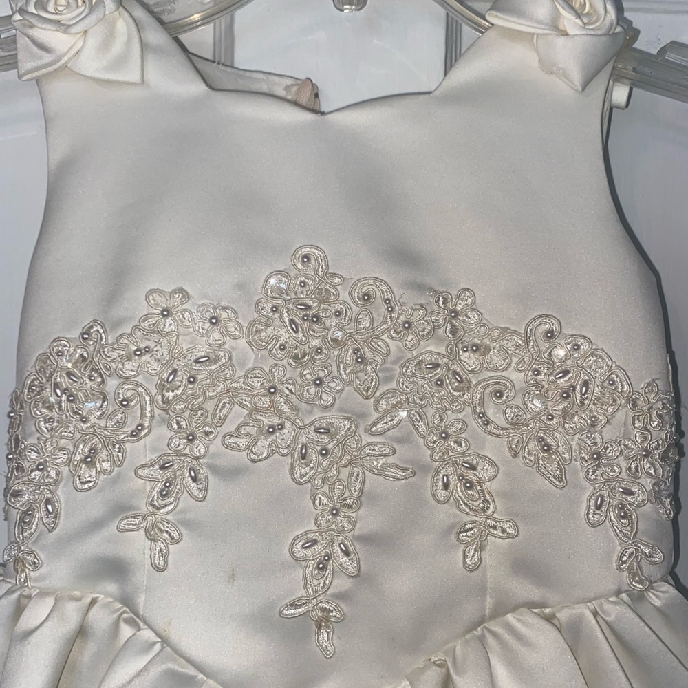 Beautiful flower girl/Communion dress! Worn once! - Picture 3 of 4